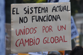Cartel de protesta.