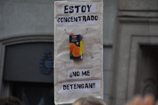 Cartel de protesta.