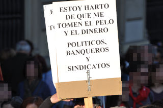 Cartel de un ciudadano que está harto.