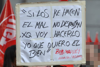 Cartel que cita a Bob Marley.