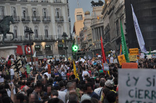 Sol repleta de gente.