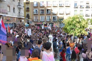 Se reunieron unos pocos miles de personas rápidamente.