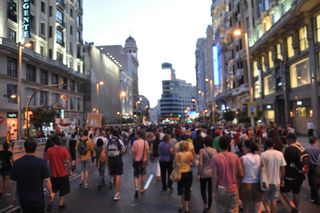 Manifestantes en la Gran Vía.