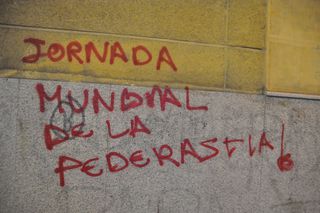 Pintada sobre la pederastia.
