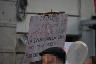 Cartel sobre los agravios económicos.