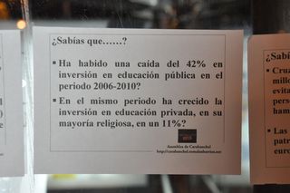 Cartel sobre agravios económicos.