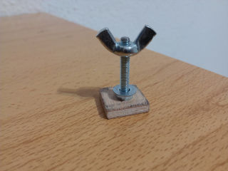 Tornillo de fijación.