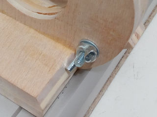 Detalle del chaflán de la base.